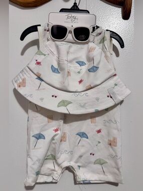 Toby Baby Boy White Beach-Print Sun Hat & Romper Set with Sunglasses